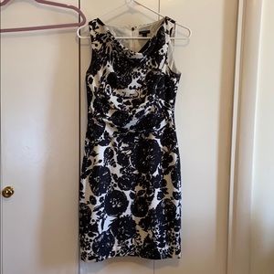 Size 0 Anne Taylor black and white floral dress